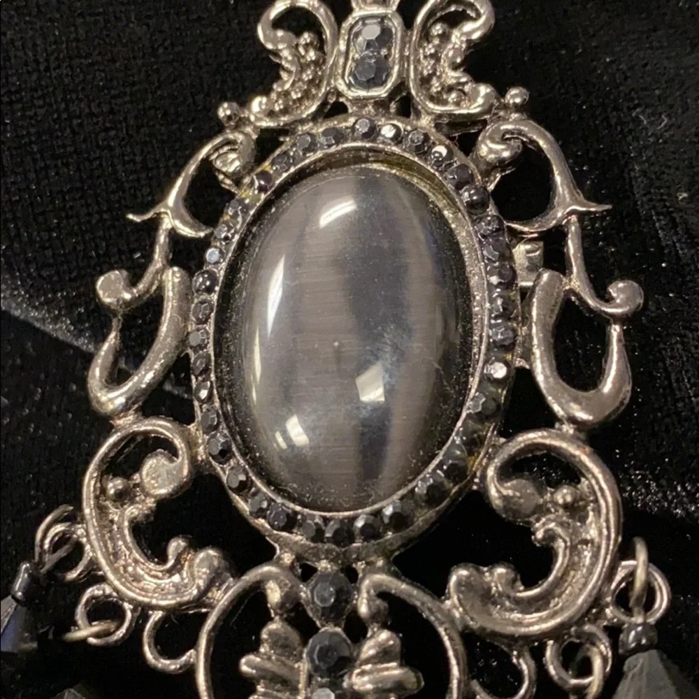 Unique detailed brooch - Picture 3 of 5